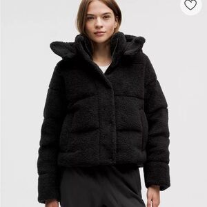 lululemon Wunder Puff 550-Down-Fill Cropped Jacket
Textured Fleece black size 4